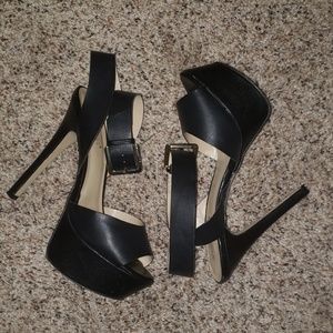Sarita Black Heels